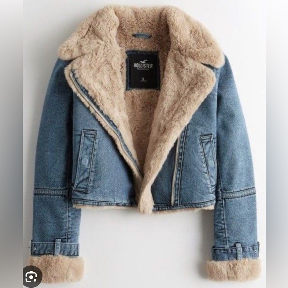 Hollister Women's Denim Jacket with Fleece Lining